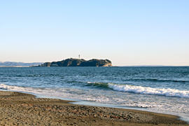 茅ヶ崎海岸から見える江ノ島